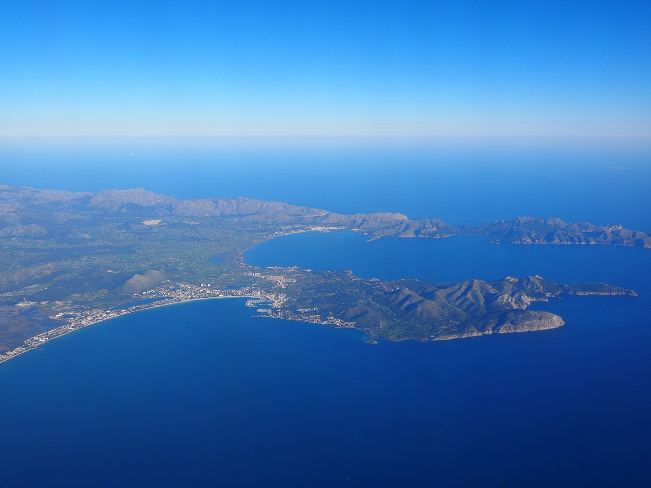 Ironman 70.3 Strecke: Mallorca hafen Strand Mittelmeer Luftaufnahme